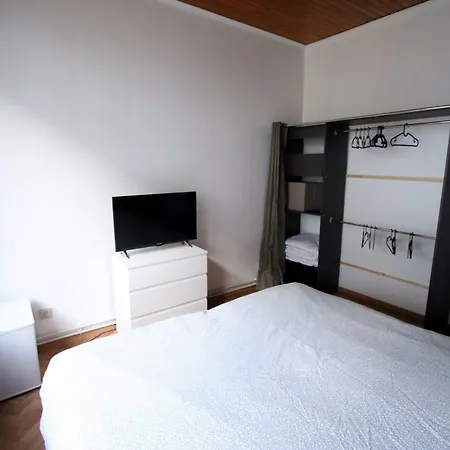 Lesportier Be Center Bed & Breakfast 2*